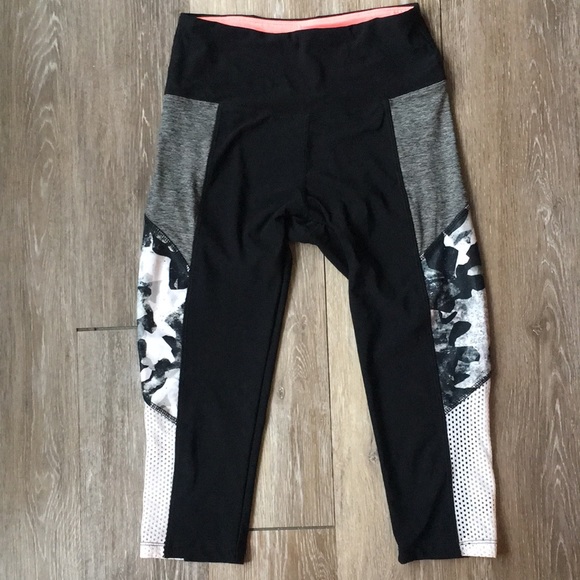 Capri Mesh Leggings - Picture 1 of 6